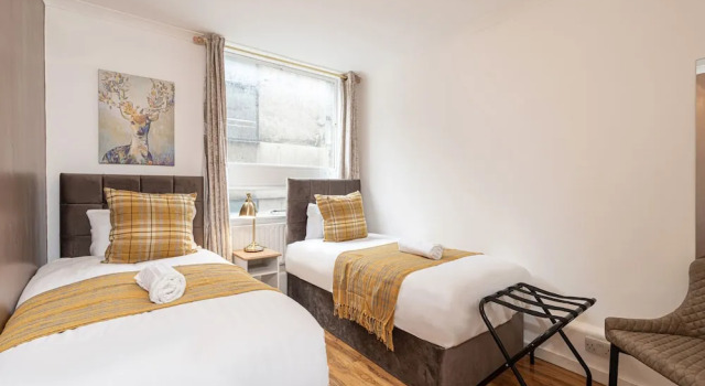 Апартаменты Deluxe Lovely Apartments in Landward Court