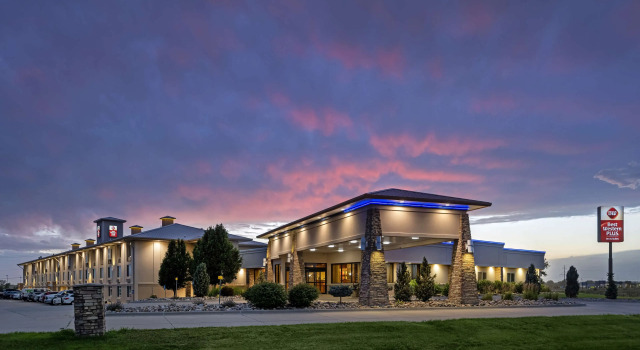 Best Western Plus Mid Nebraska Inn & Suites, Reserva ahora Hotel Hoteles en Kearney con aparcamiento, Aparcamiento