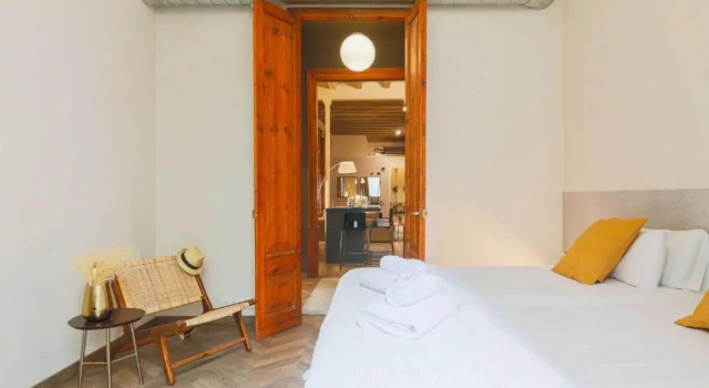 Avinyó- New Listing -Spacious Loft in the Gothic Quarter!, Забронировать Отель Старый город Барселона, рядом с Приход Св. Августина