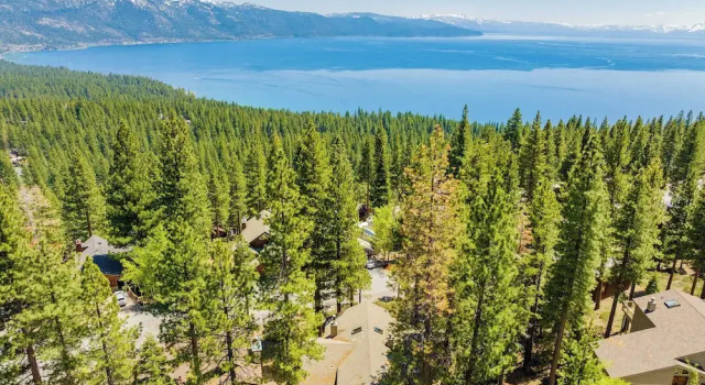 Коттедж Crystal View by Avantstay Al Fresco Dining w/ View of Lake Tahoe + Crystal Bay