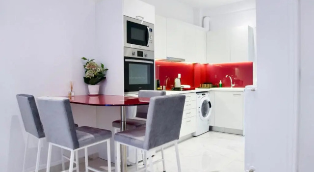 Апартаменты Sophisticated Modern Apt in Athens