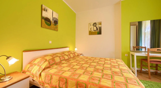 Nice Apartment with Private Terrace,50m Distant From the Sea !