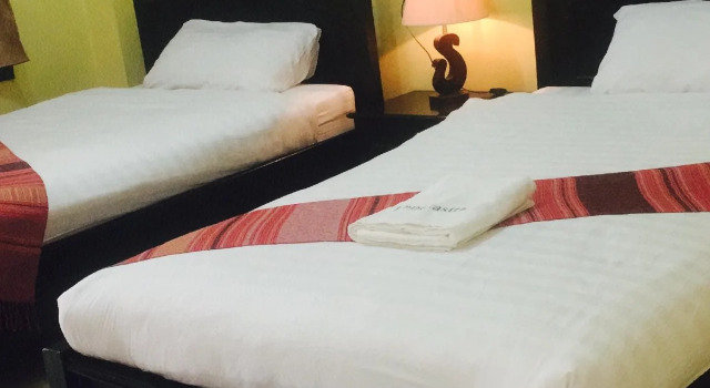 Thoulasith Guesthouse, Rezerwuj Hotel Hotele w Luang Namtha z parkingiem, Parking