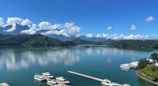 Номер Deluxe Sun Moon Lake Apollo Resort Hotel