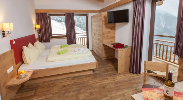 Berggasthof Hochzeigerhaus, Book Hotel Jerzens Pitztal