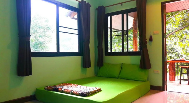 Kiriwong Baansuanrommai, Book Hotel Kiriwong 