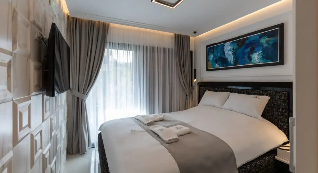Люкс с 2 комнатами с видом на горы или бассейн Lazar Lux Suites - Ammoudara