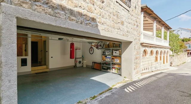 Beachfront Villa Adria - Happy Rentals, Buchen Sie Villa Cottages in Herceg Novi, Cottage