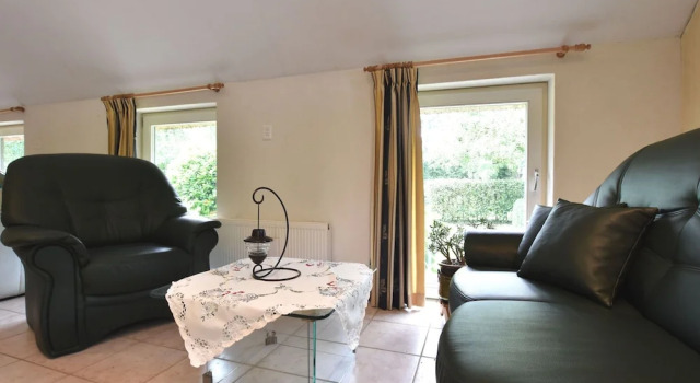 Holiday Home in a Beautiful Nature Reserve in Ruinerwold, for 2 People, Book Hotel Hotels in Ruinerwold with Parking, Parking