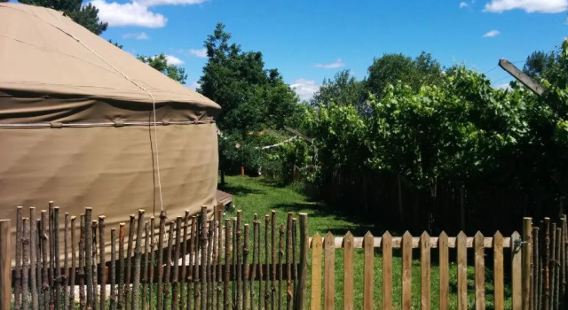 Тент Star Gazing Luxury Yurt above beautiful RIVER, off grid