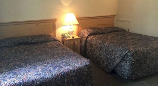 Affordable Family Resort, Забронировать Курортный отель Отели Миртл-Бич с парковкой, рядом с Музей искусств пляжа Миртл, Парковка