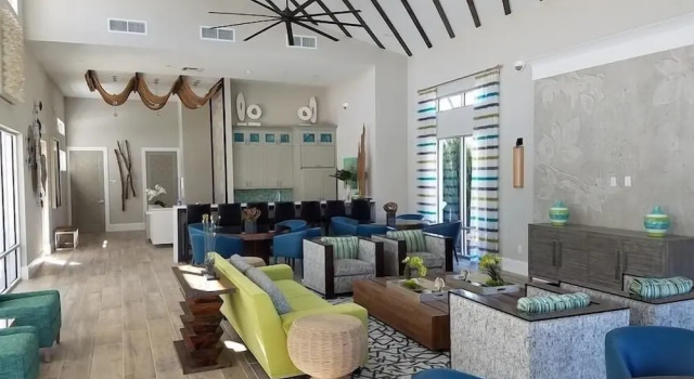 Beautiful Renovated 6 Bed Pool Home 6 Bedroom Home by RedAwning, Rezerwuj Dom wakacyjny Hotele w Kissimmee z parkingiem, Parking