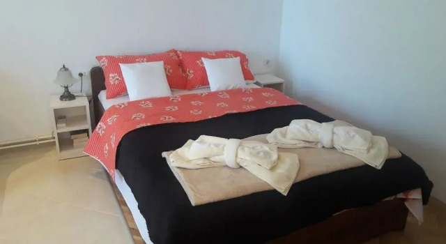 Apartments Elena, Prenota Appartamento Hotel a Croatian Islands con piscina, Piscina