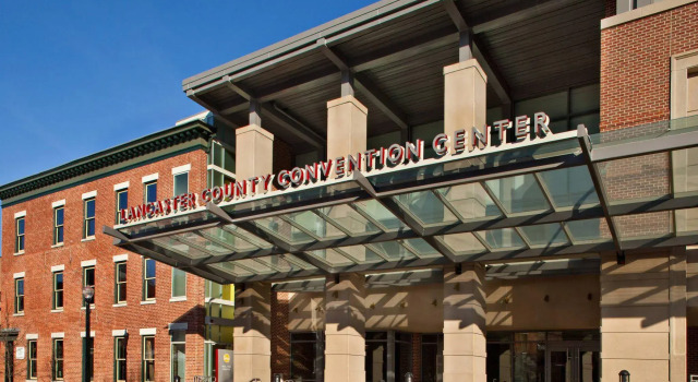 Lancaster Marriott at Penn Square, Забронировать Отель Ланкастер Ланкастер, рядом с Церковь Девы Марии