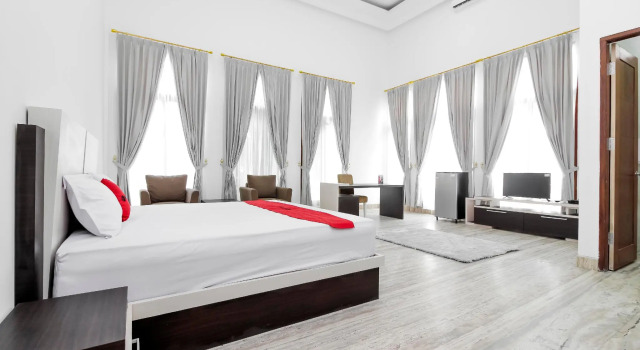 Люкс RedDoorz Premium @ Gandaria Jagakarsa
