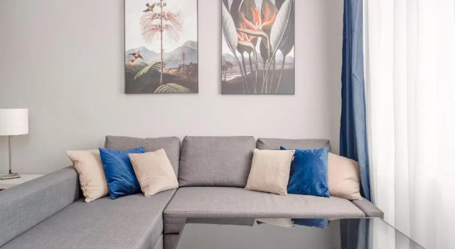 Апартаменты Luxurious and Bright, 5 min walk to city center