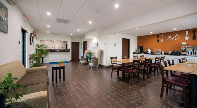 Четырёхместный номер Standard Ramada by Wyndham Effingham