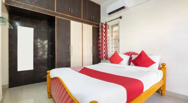 Oyo 22900 Sri Sai Suites, Varaa Hotelli Hotellit Bangalore pysäköinnillä, Pysäköinti