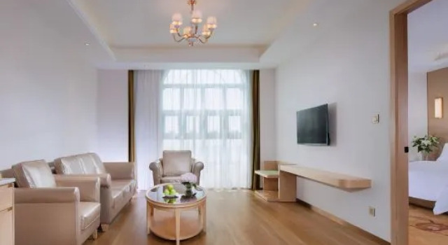 Люкс Business Vienna International Hotel