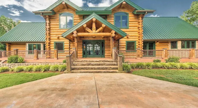 Azalea Retreat- The Lodge by Avantstay Best View, Забронировать Дом для отпуска Коттеджи Лейк-Норман-оф-Катобы, Коттедж