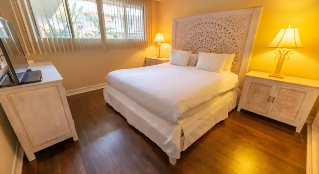 Двухместный люкс Poolside Cal Mar Hotel Suites