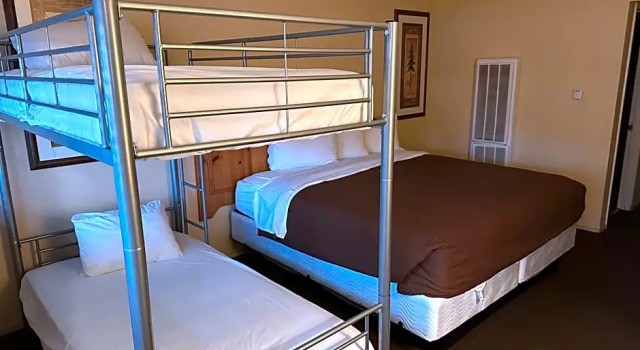 Четырёхместный номер Standard Big Pines Mountain House