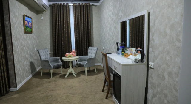 Люкс с балконом Отель Hobiz