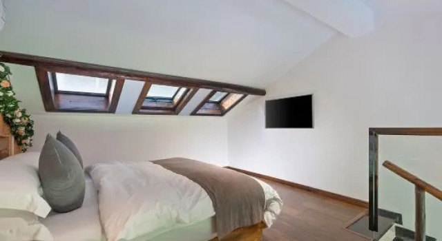 Люкс Дуплекс с балконом Cloudy Stay Hotel