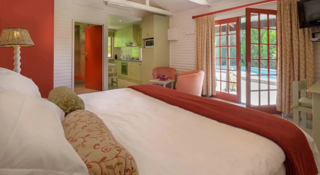 Люкс c 1 комнатой с видом на бассейн Sanddrif Stellenbosch Guest Farm