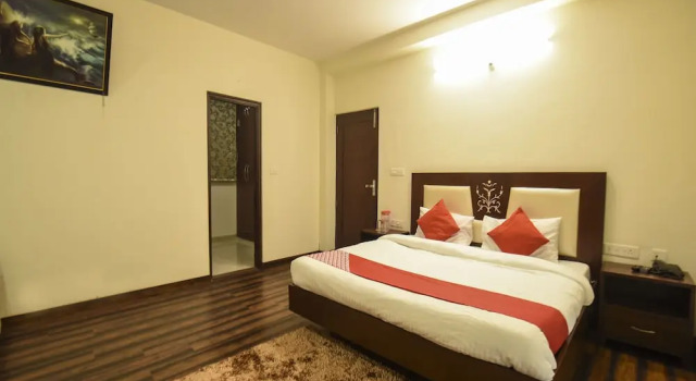 OYO 16618 Town Pride Hut, Book Hotel Parwanoo 