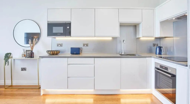 Апартаменты Host Stay Saltwater Suite