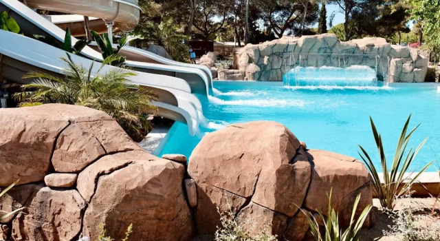 HolaCamp Sitges Garrofer, Забронировать Кемпинг Кемпинги и глэмпинги Ситжес, Кемпинг