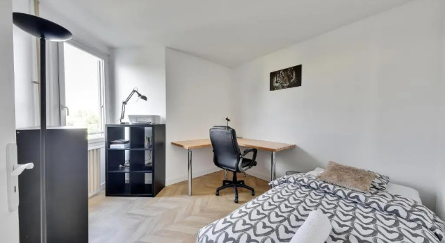 Chic apart with parking and balcony