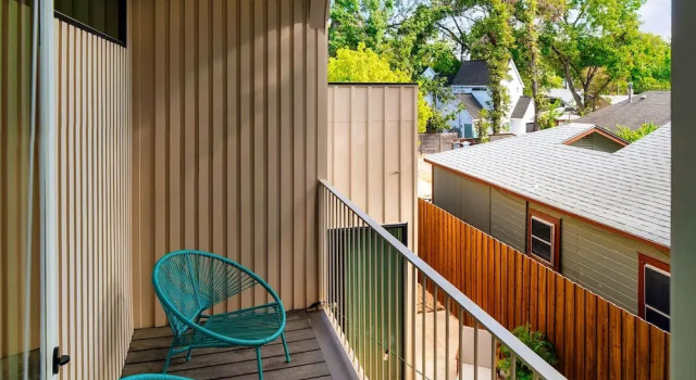 Коттедж Luxury Eastside Lux Group  W Pool near Downtown