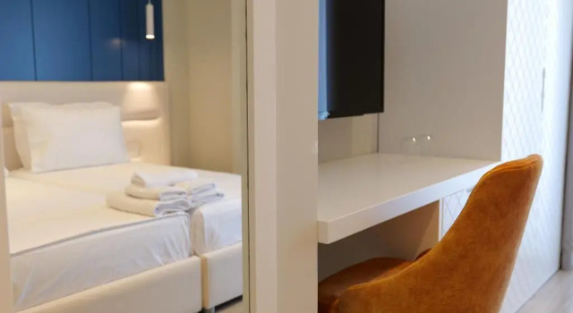 Трёхместный номер Standard с балконом Hotel Teuta
