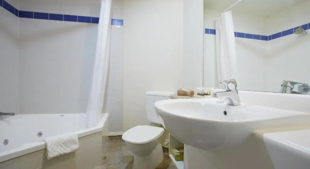 Двухместная студия Deluxe Ventura Inn & Suites Hamilton