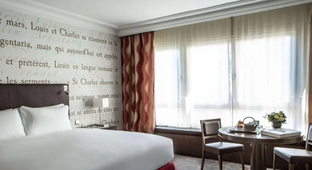 Двухместный номер Luxury with square or garden view Sofitel Strasbourg Grande Ile
