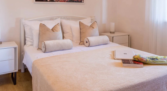 Апартаменты с 2 комнатами с балконом и с видом на море Apartment Karla