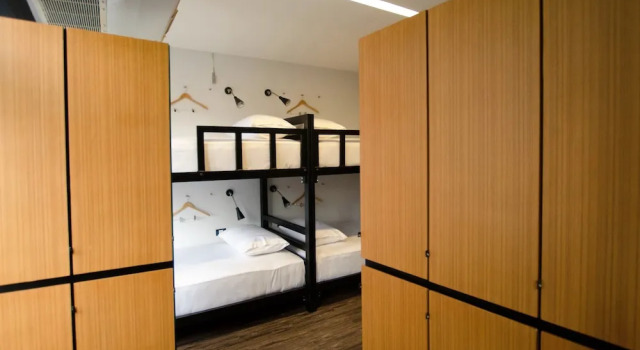 Кровать в общем номере STrips the Poshtel - Hostel