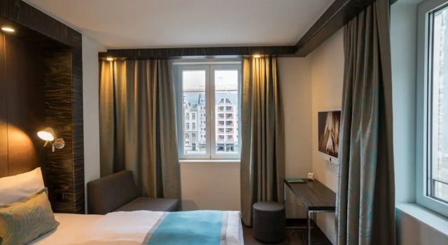 Standard room Motel One Leipzig-Nikolaikirche