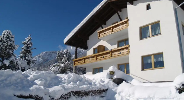 Pension Talblick, Prenota Hotel Hotel a Tirolo con parcheggio, Parcheggio