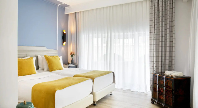 Полулюкс Hotel Luxembourg