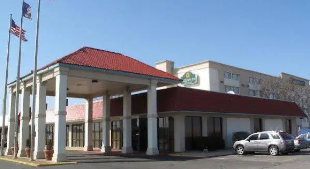 La Quinta Inn & Suites Wichita Airport
