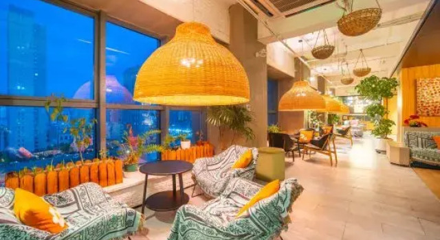 Yuelan Holiday Hotel (Urumqi High-Speed Railway Station), Book Hotel Hotels in Xinjiang with Parking, Parking