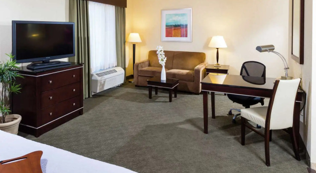 Люкс Hampton Inn & Suites Las Vegas South