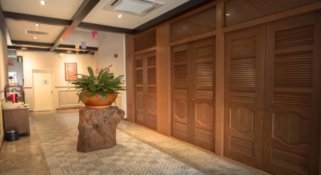 CIQ HOTEL at Jalan Trus, Varaa Hotelli Hotellit Johor pysäköinnillä, Pysäköinti
