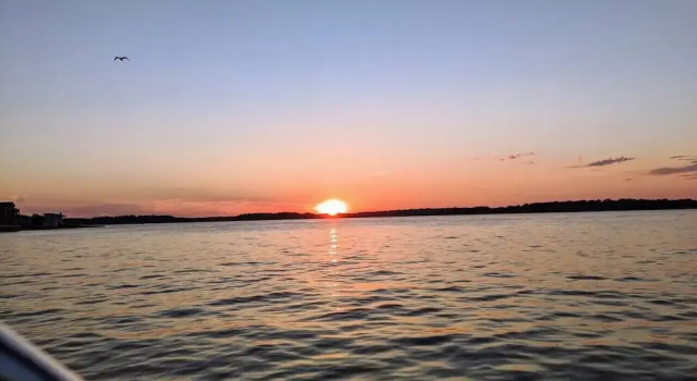 Коттедж The Blue Sapphire on Mineola Bay - 3br/3ba Luxury Lakefront Home on Mineola Bay Stunning Views on Chain O Lakes