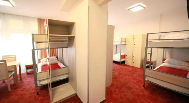 Кровать в общем номере eMKa Hostel