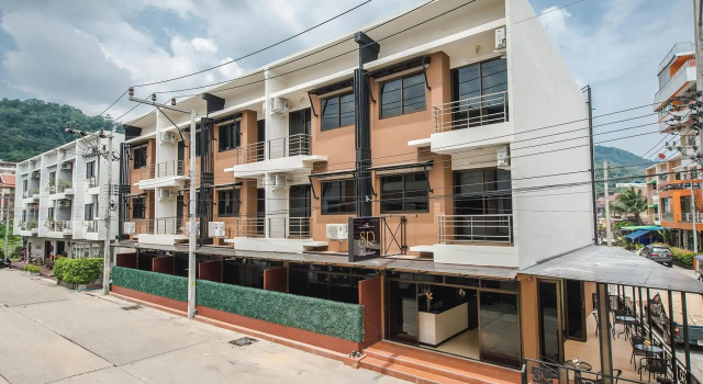 The SR Residence