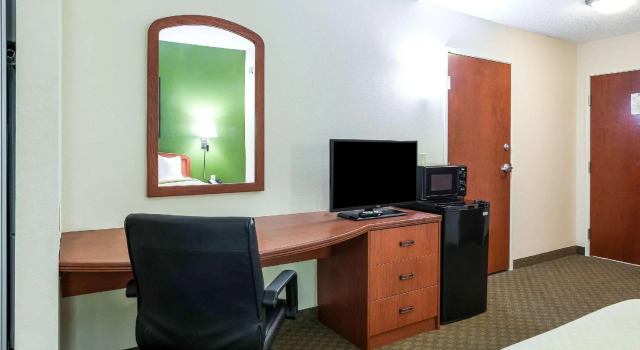 Двухместный номер Standard Quality Inn & Suites Lake Charles South